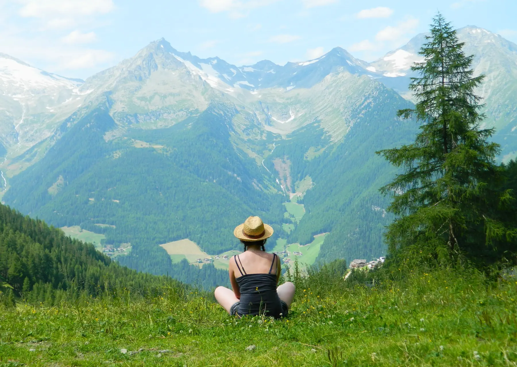 touriste dans les montagnes